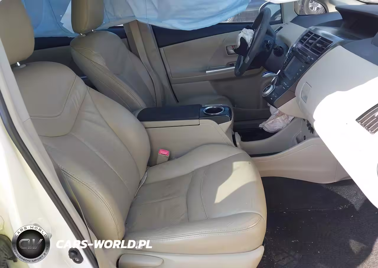 2013 Toyota Prius V Three VIN:JTDZN3EU7D3192690 - 5