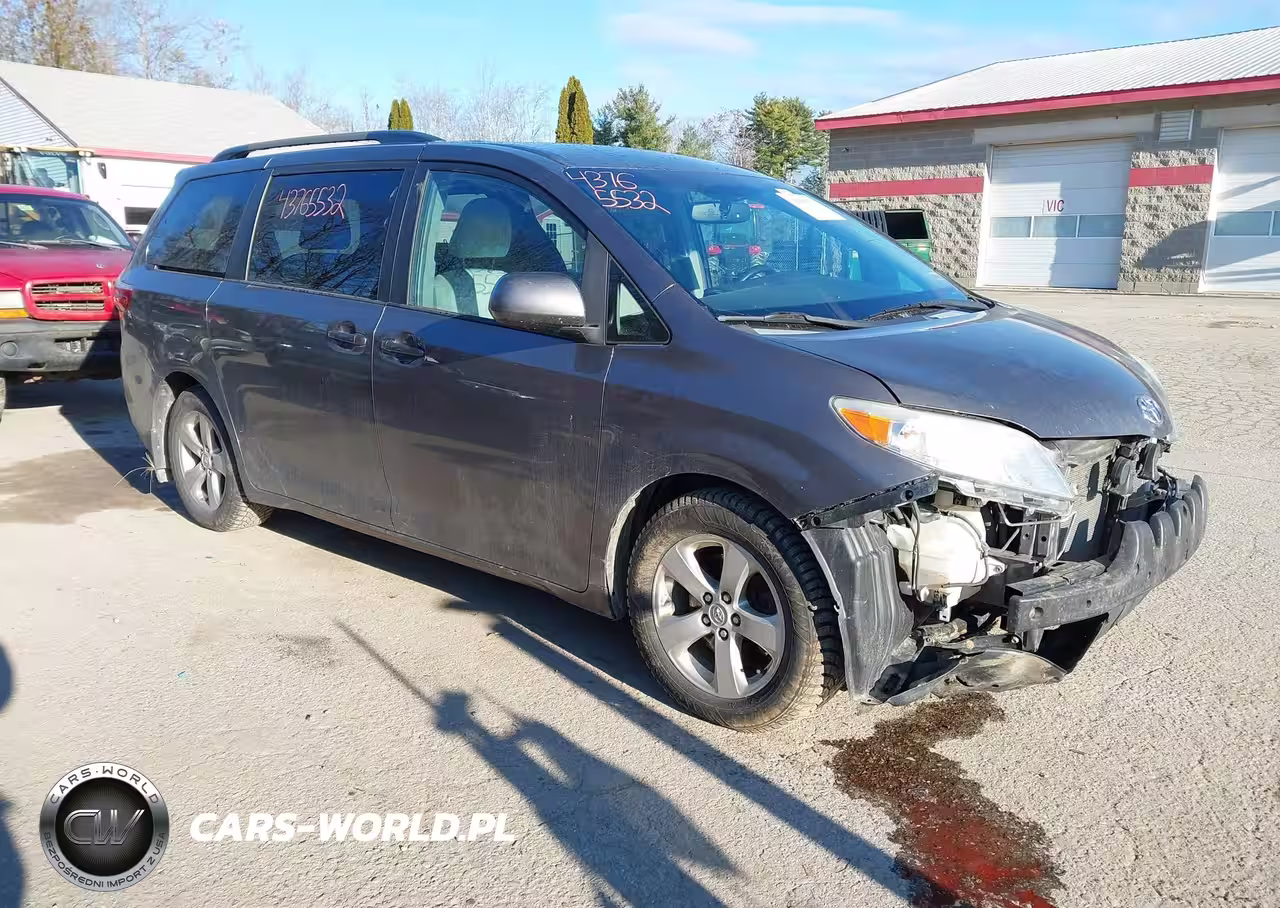 2016 Toyota Sienna Le 8 Passenger