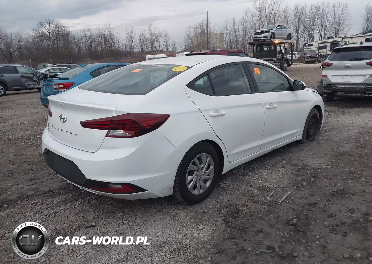 2019 Hyundai Elantra Se VIN:5NPD74LF2KH480858 - 4