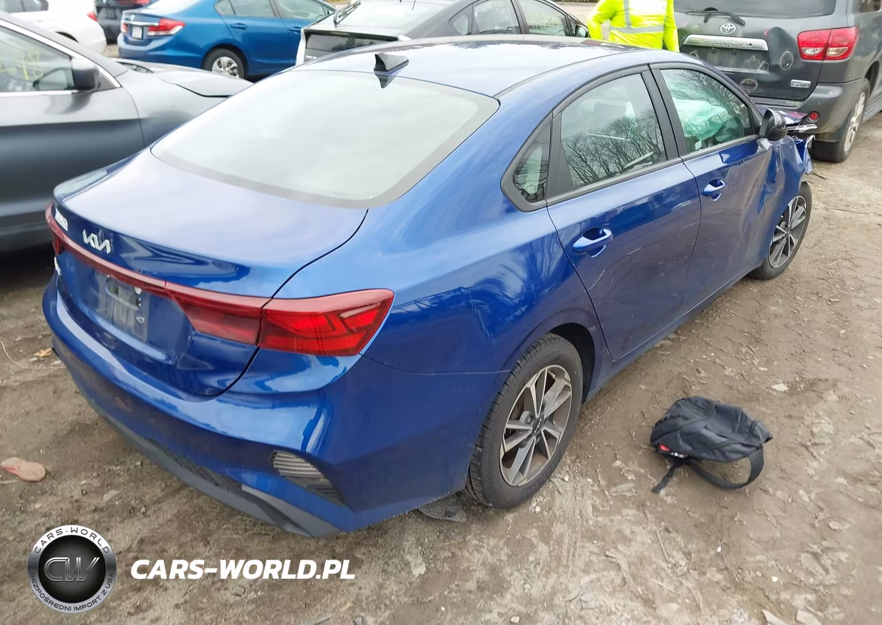 2023 Kia Forte Lxs VIN:3KPF24AD7PE531582 - 4