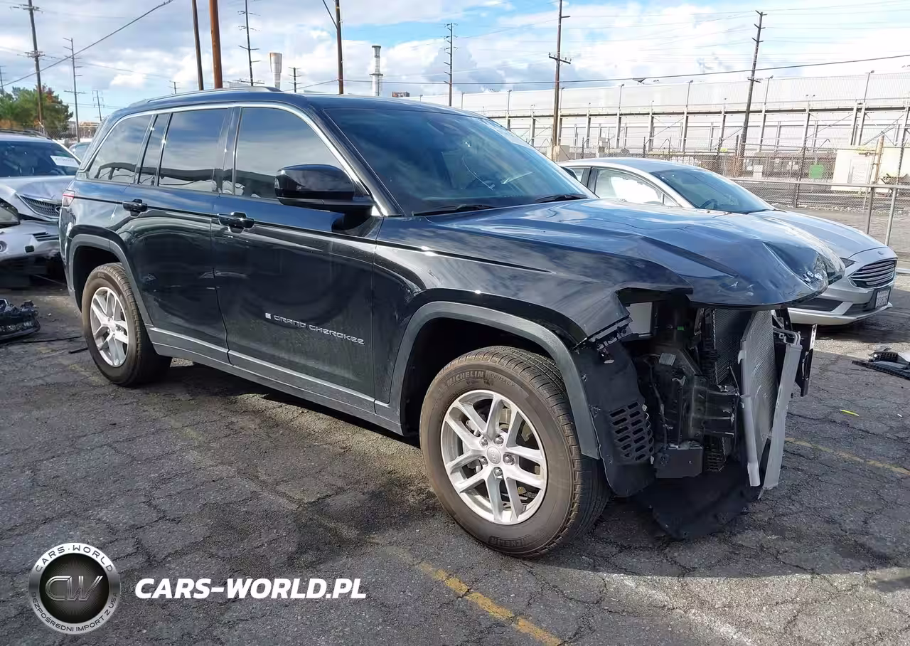 2024 Jeep Grand Cherokee Laredo X 4X4