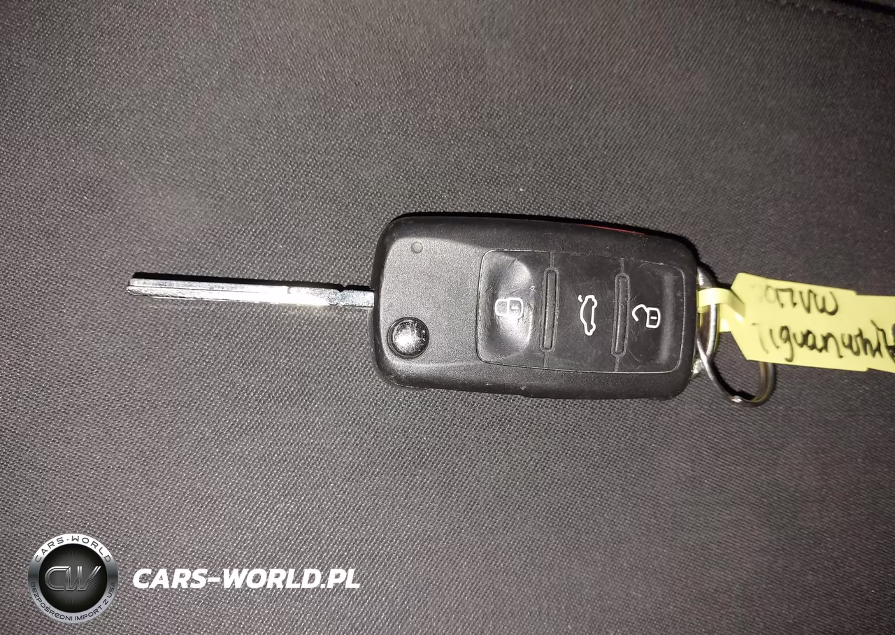 2017 Volkswagen Tiguan 2.0T-2.0T S VIN:WVGBV7AX8HK047237 - 11