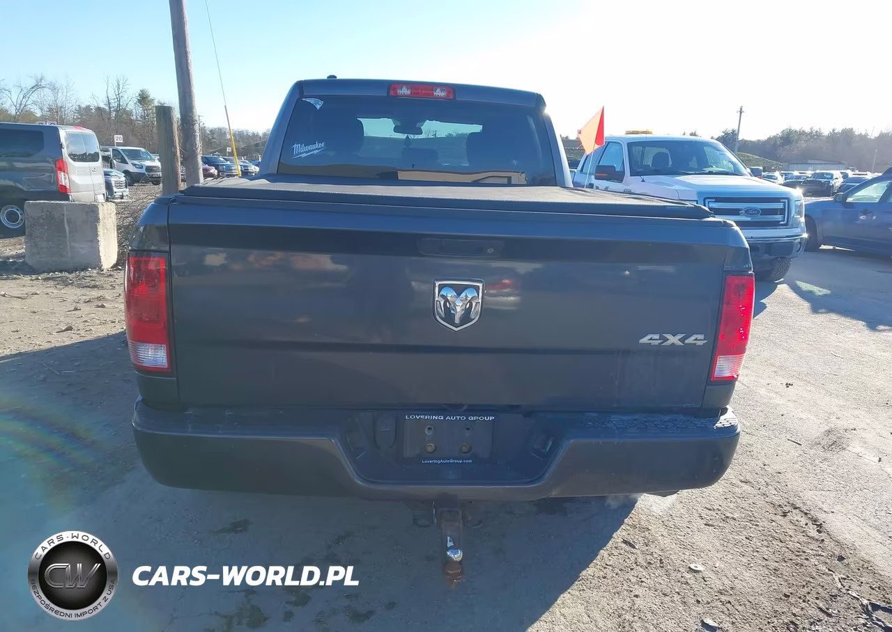 2017 Ram 1500 Express 4X4 6'4 Box VIN:1C6RR7FG3HS682177 - 16