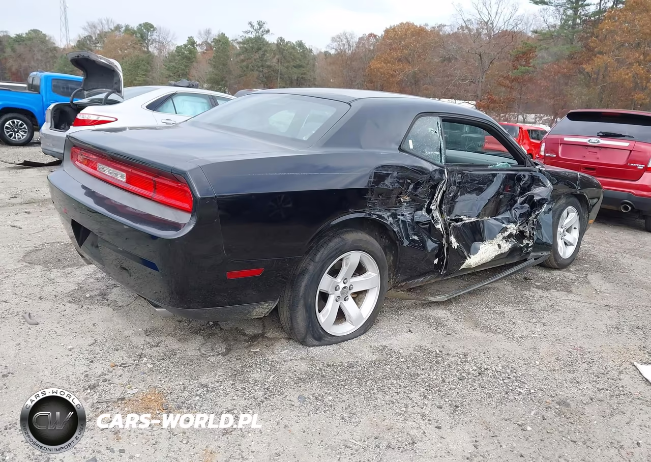 2013 Dodge Challenger Sxt VIN:2C3CDYAG6DH718749 - 4