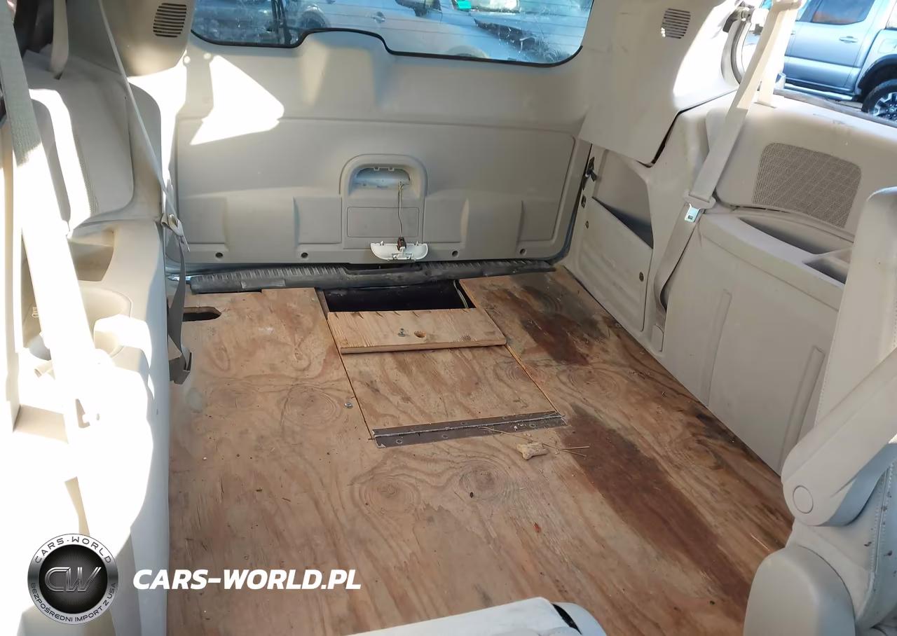 2012 Chrysler Town & Country Touring VIN:2C4RC1BG3CR369380 - 18