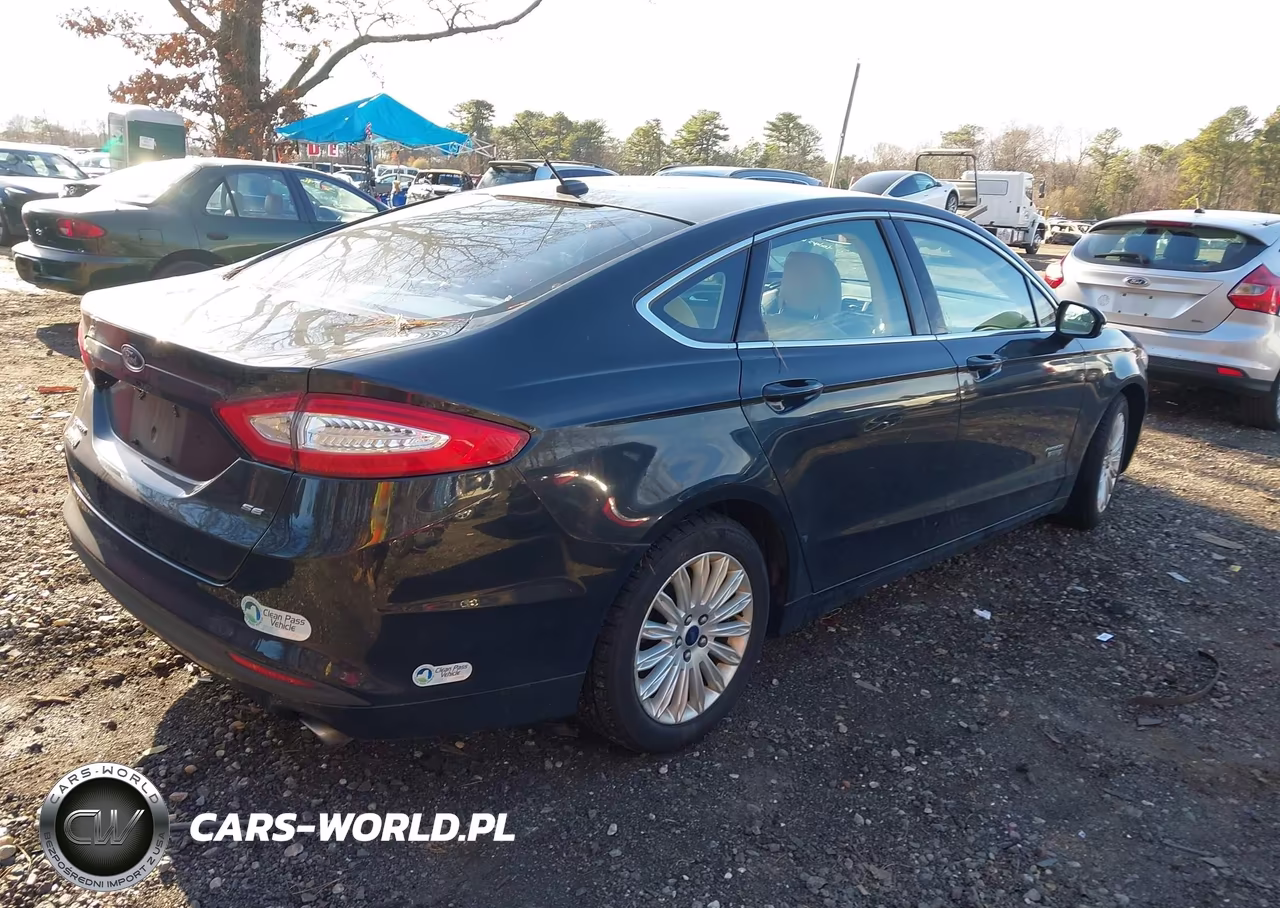 2013 Ford Fusion Energi Se Luxury VIN:3FA6P0PU1DR270638 - 4