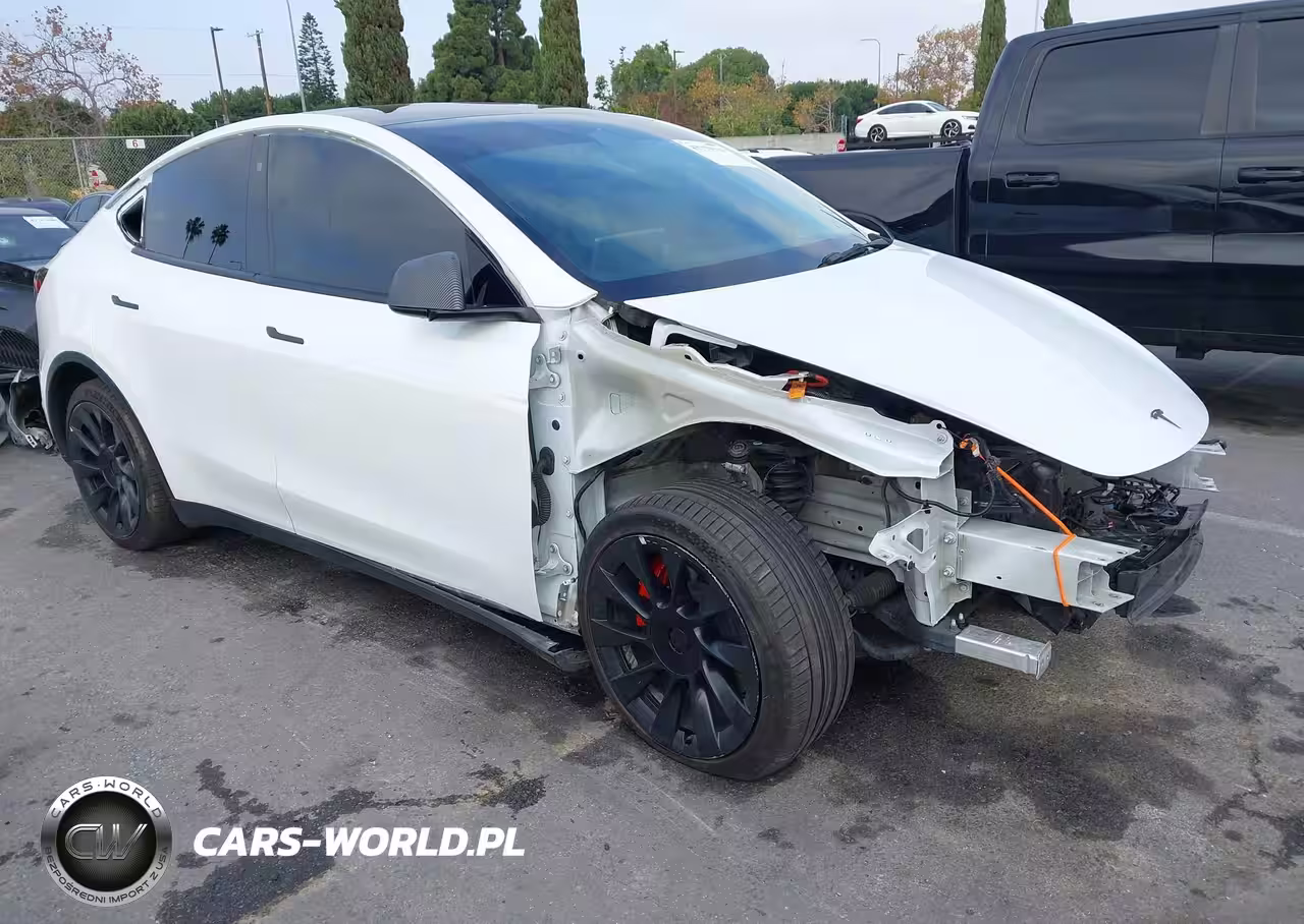 2022 Tesla Model Y Long Range Dual Motor All-Wheel Drive