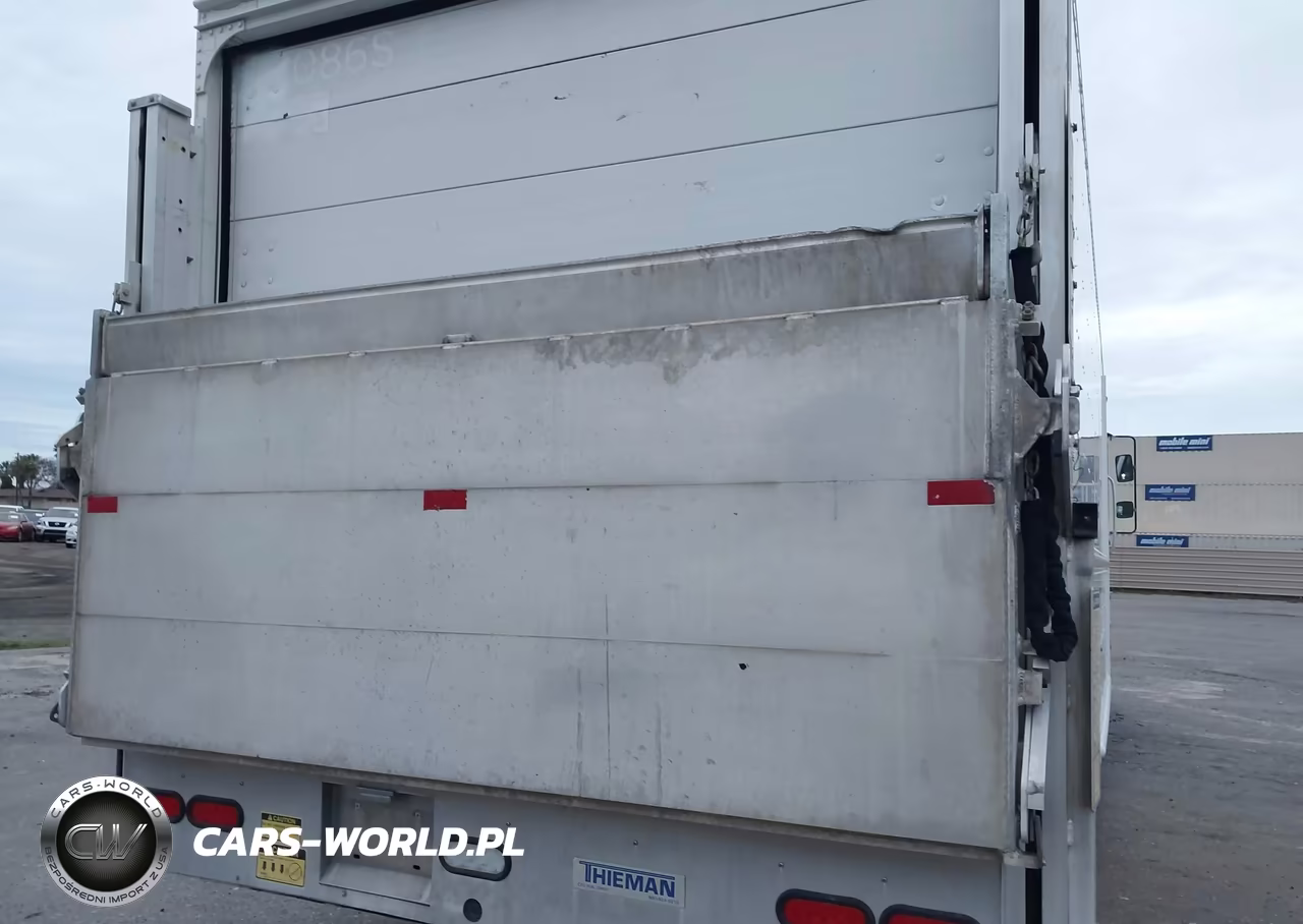 2012 Freightliner Chassis M Line Walk-In Van VIN:4UZAC3DV6CCBT7139 - 11