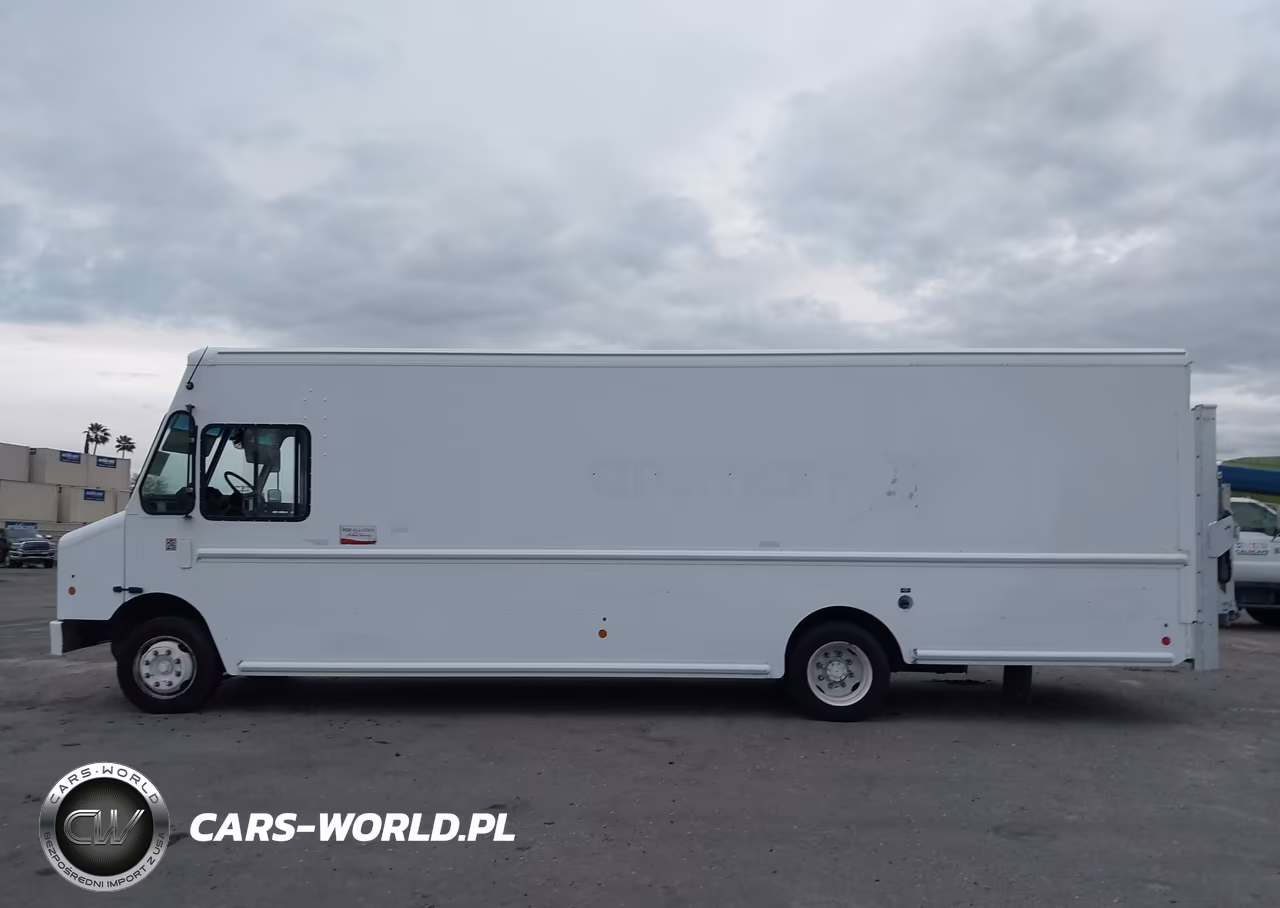2012 Freightliner Chassis M Line Walk-In Van VIN:4UZAC3DV6CCBT7139 - 17