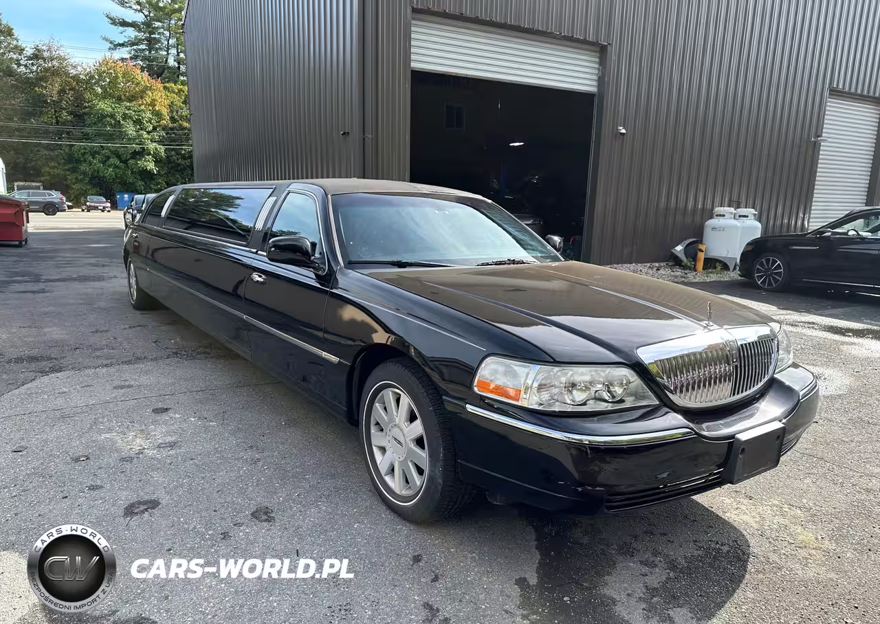 2005 Lincoln Town Car Executive