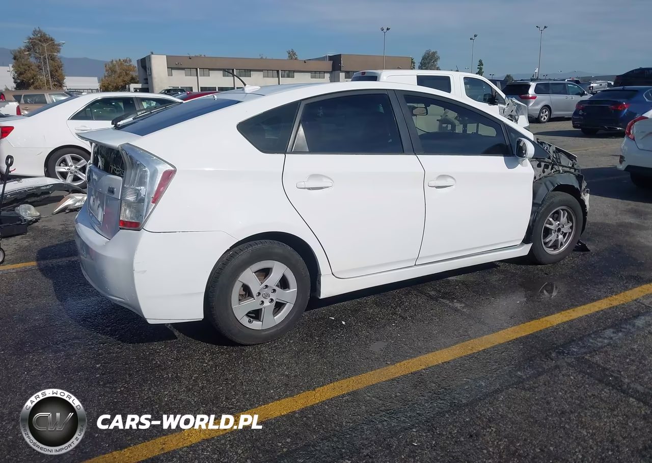 2011 Toyota Prius Three VIN:JTDKN3DU0B5289119 - 4