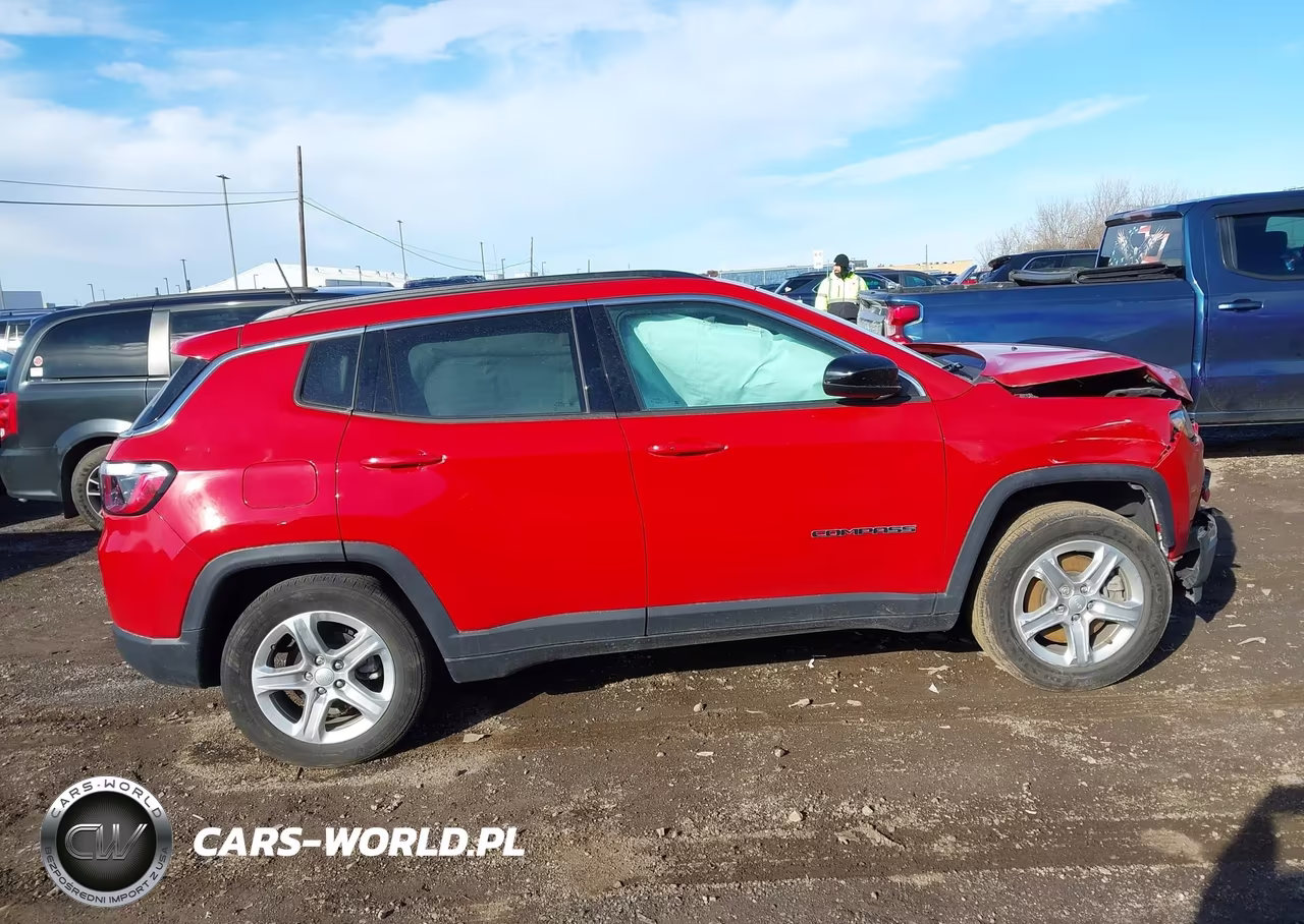 2024 Jeep Compass Latitude 4X4 VIN:3C4NJDBN9RT585227 - 12