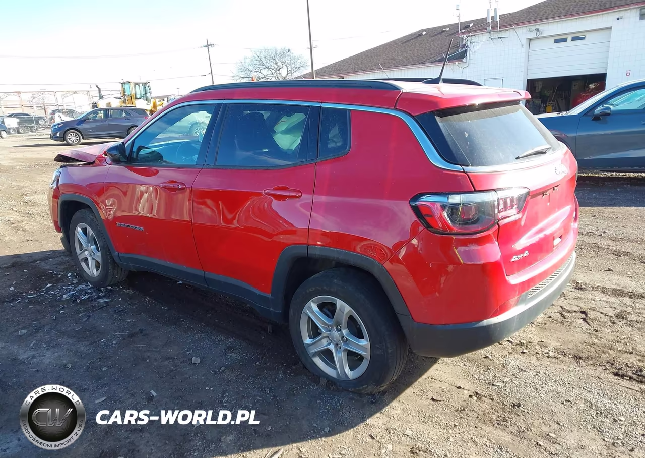 2024 Jeep Compass Latitude 4X4 VIN:3C4NJDBN9RT585227 - 3