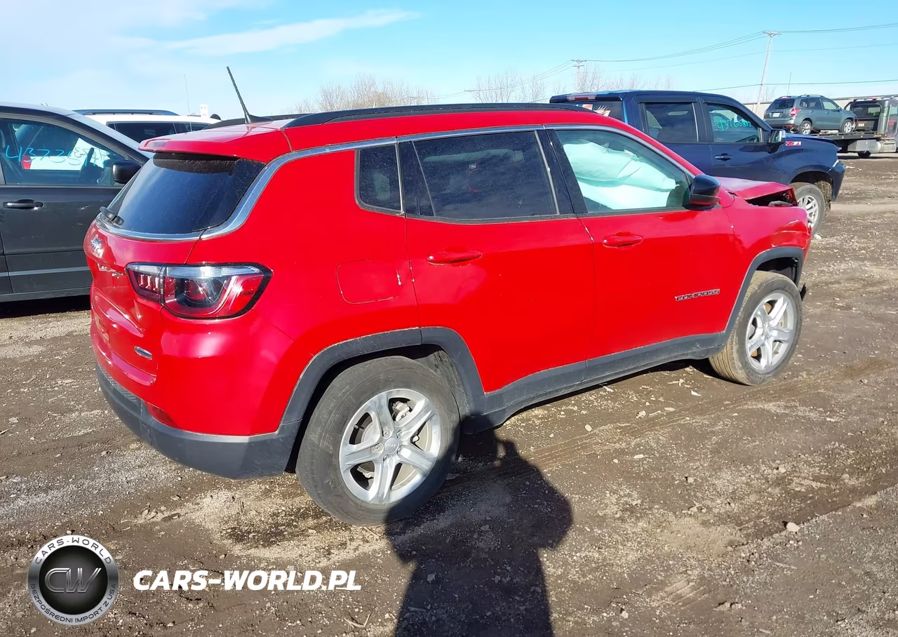 2024 Jeep Compass Latitude 4X4 VIN:3C4NJDBN9RT585227 - 4