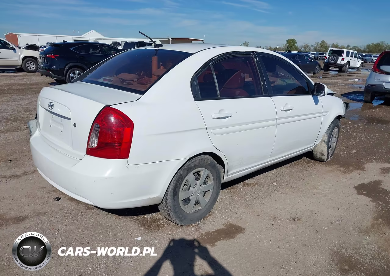 2010 Hyundai Accent Gls VIN:KMHCN4AC3AU488736 - 4