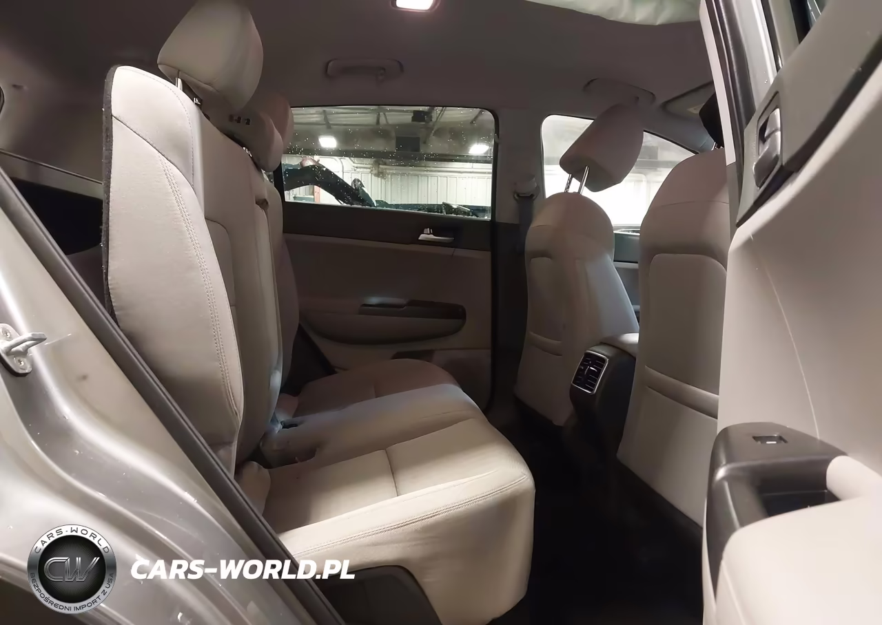 2019 Kia Sportage Lx VIN:KNDPMCAC6K7579096 - 8