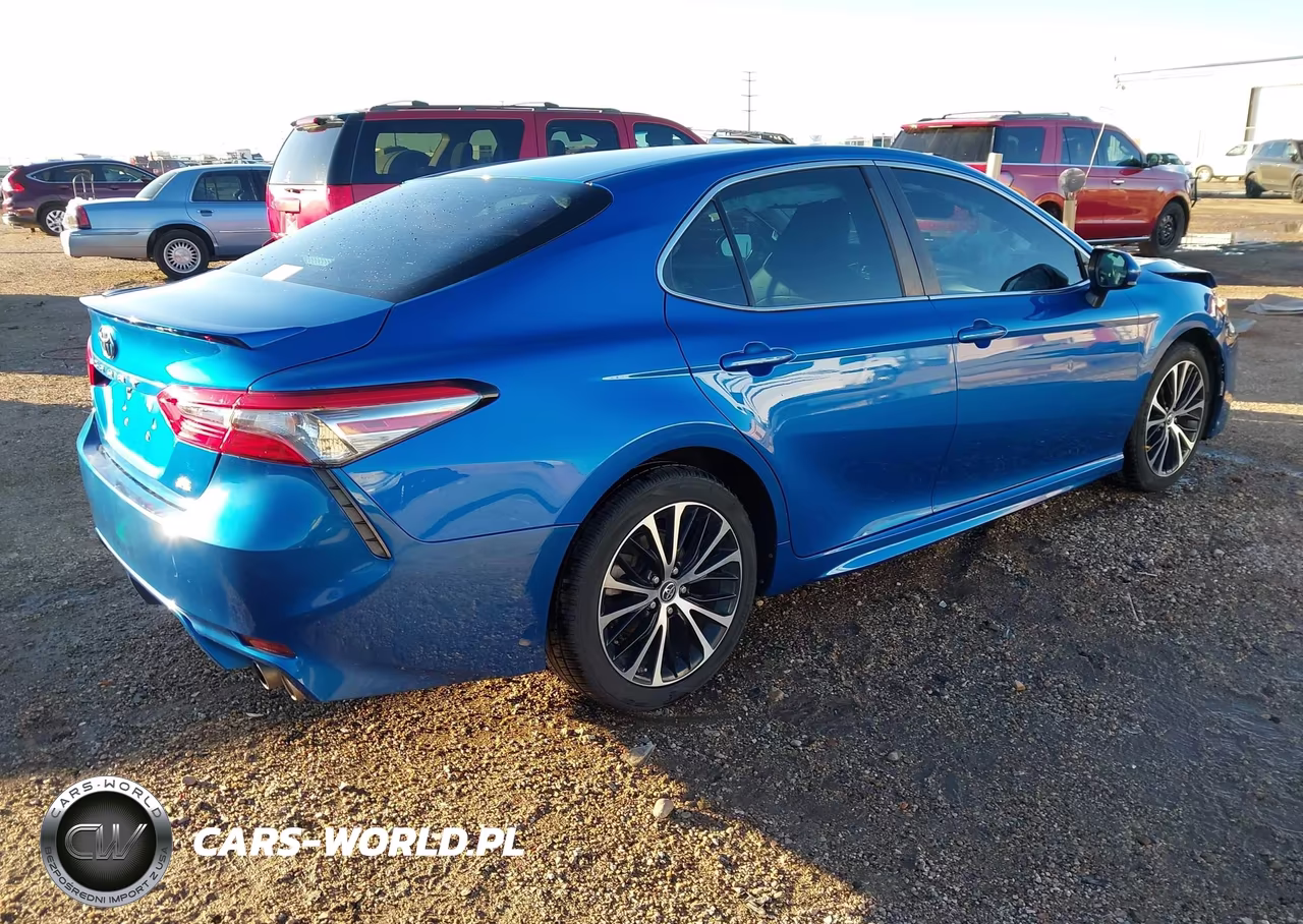 2018 Toyota Camry Se VIN:4T1B11HK4JU146747 - 4