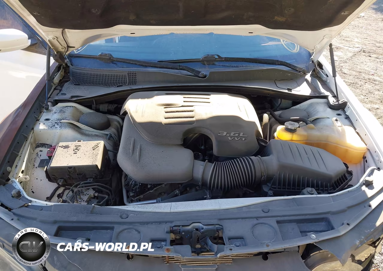 2021 Chrysler 300 VIN:2C3CCABG0MH537039 - 10