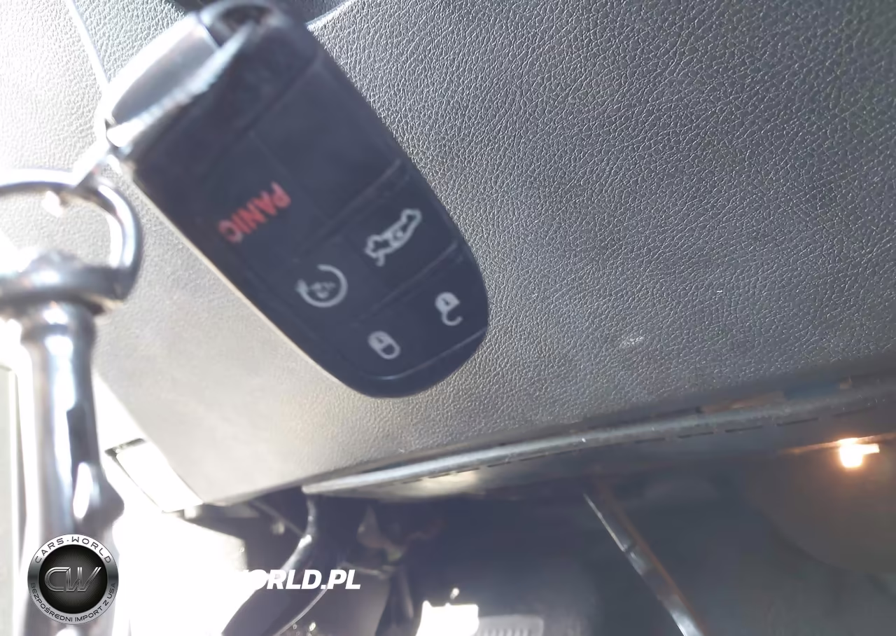 2021 Chrysler 300 VIN:2C3CCABG0MH537039 - 11
