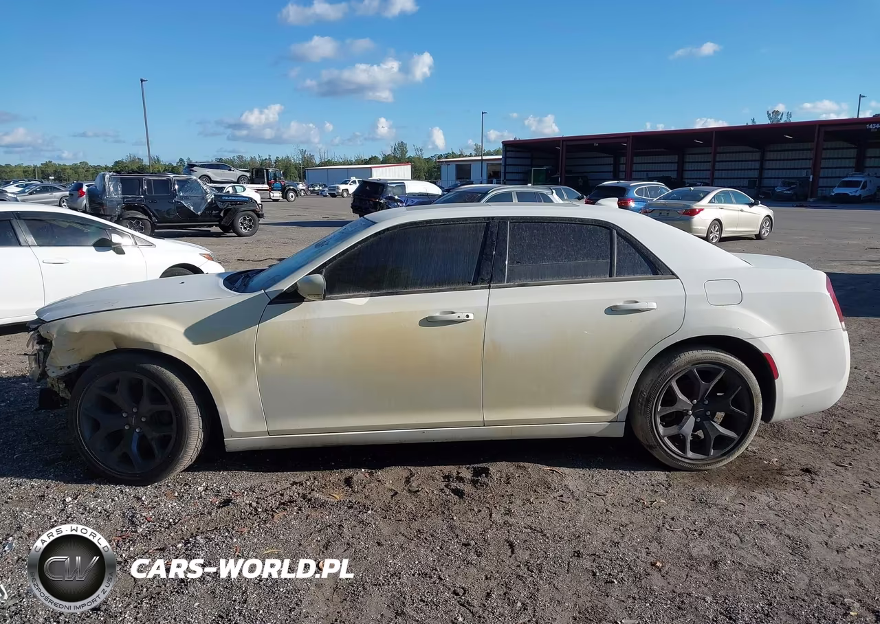 2021 Chrysler 300 VIN:2C3CCABG0MH537039 - 14
