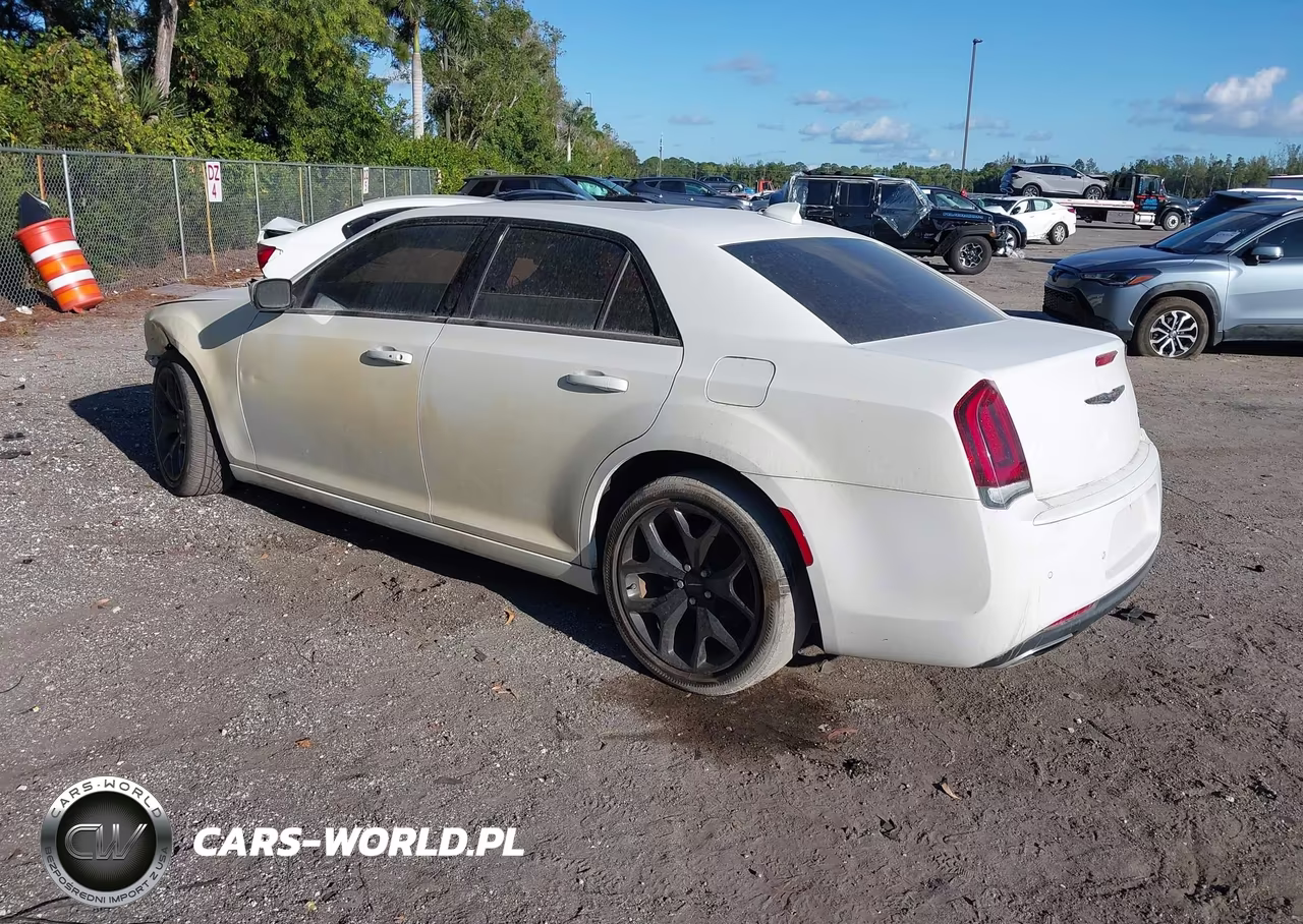 2021 Chrysler 300 VIN:2C3CCABG0MH537039 - 3