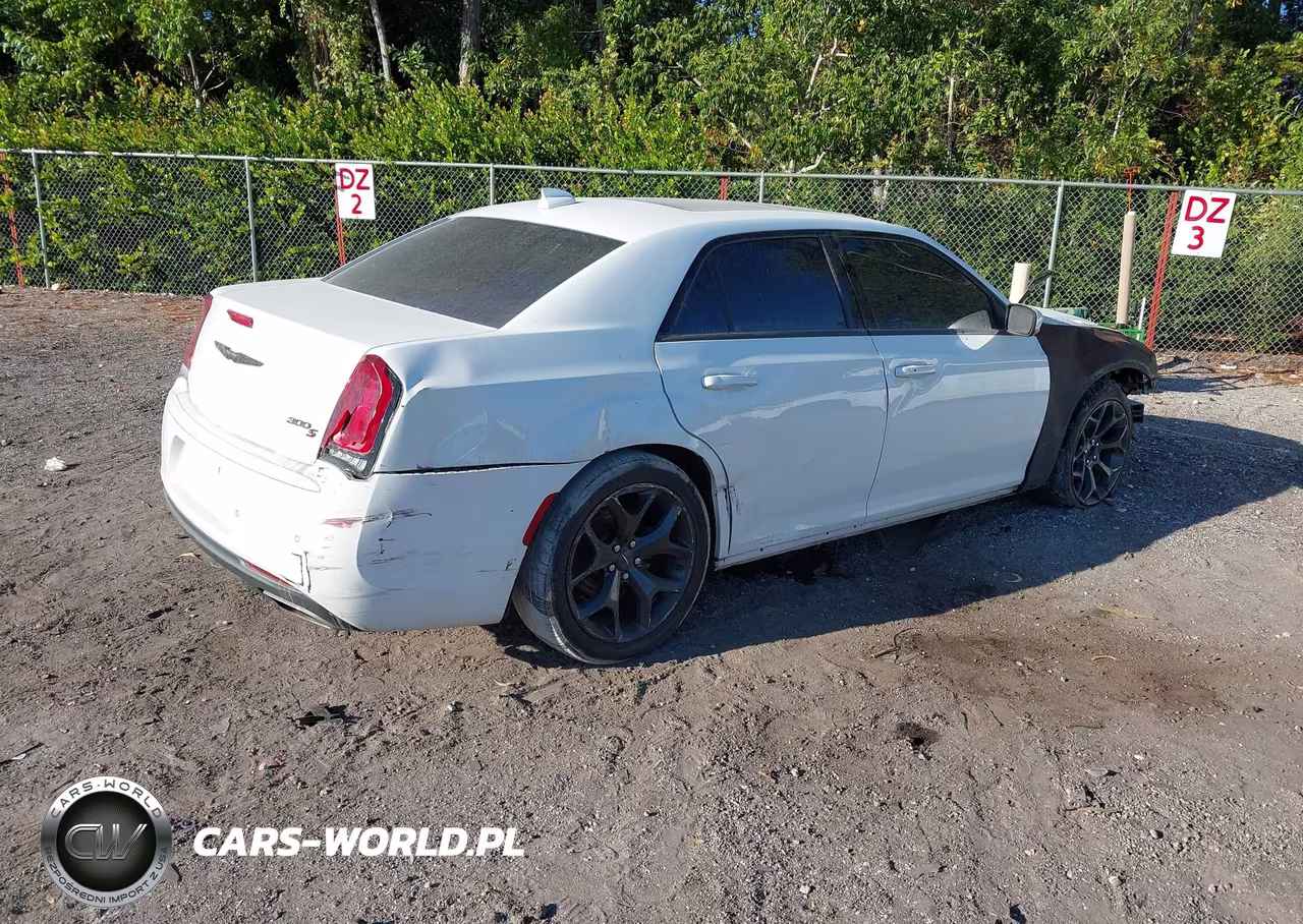 2021 Chrysler 300 VIN:2C3CCABG0MH537039 - 4
