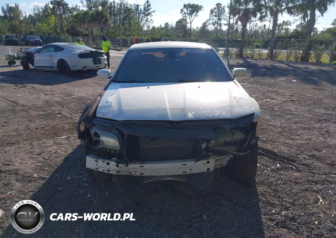 2021 Chrysler 300 VIN:2C3CCABG0MH537039 - 6