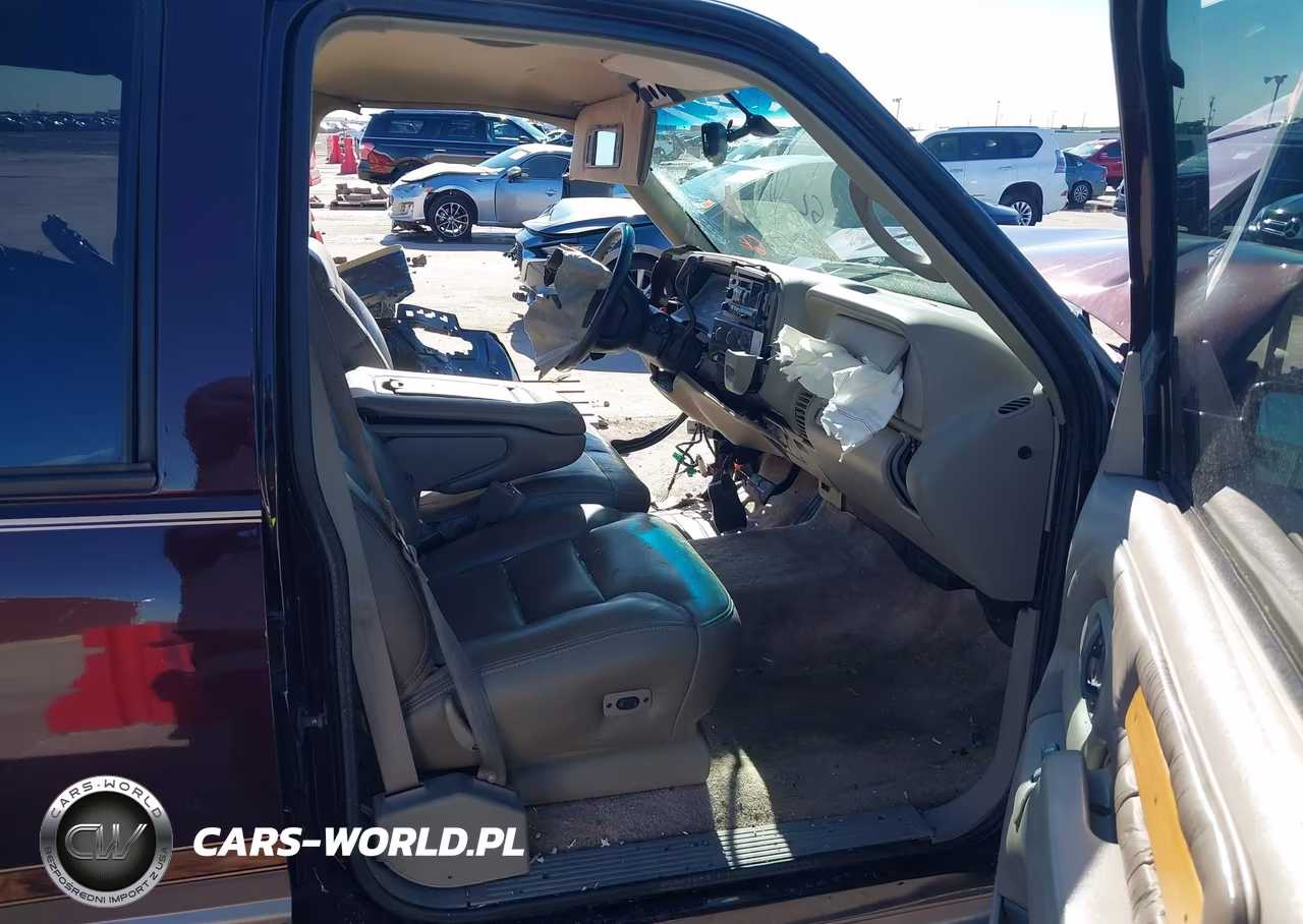 1997 Chevrolet Suburban 1500 VIN:3GNEC16R7VG149539 - 5
