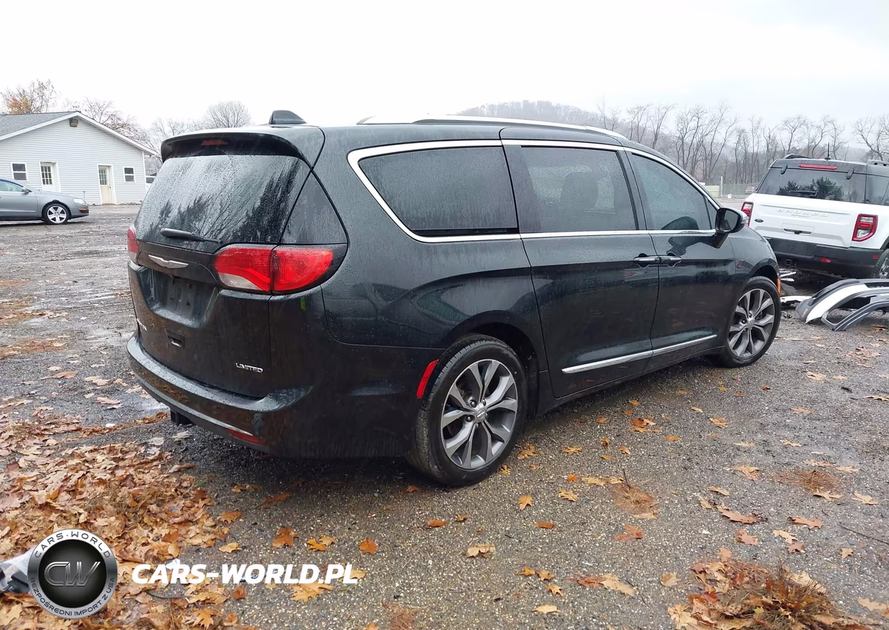 2017 Chrysler Pacifica Limited VIN:2C4RC1GG0HR514326 - 4
