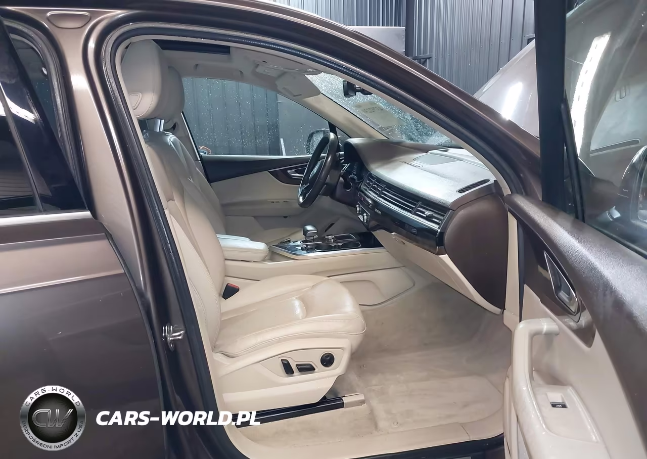 2017 Audi Q7 3.0T Premium VIN:WA1VAAF76HD059128 - 5