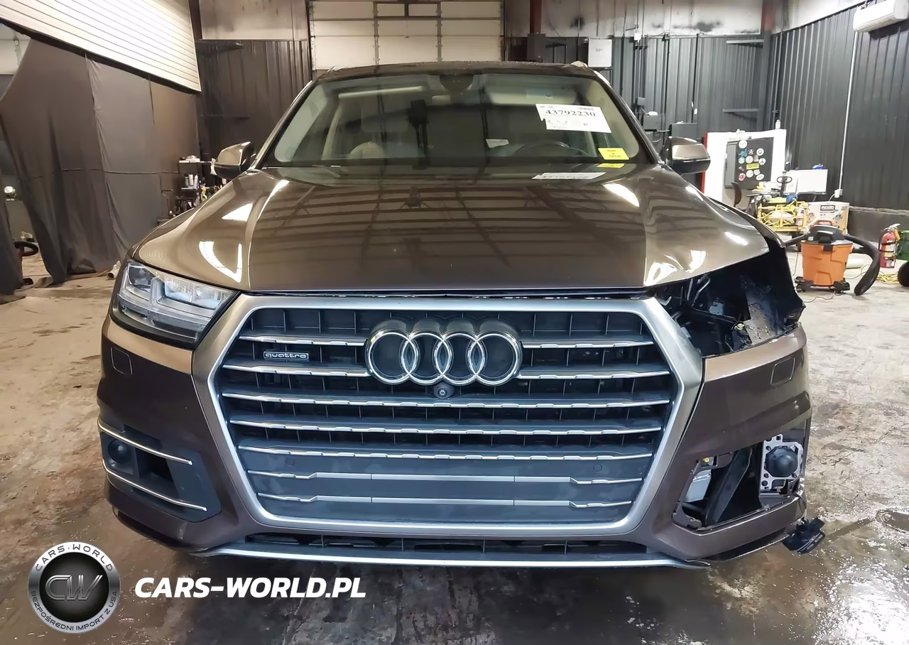 2017 Audi Q7 3.0T Premium VIN:WA1VAAF76HD059128 - 6