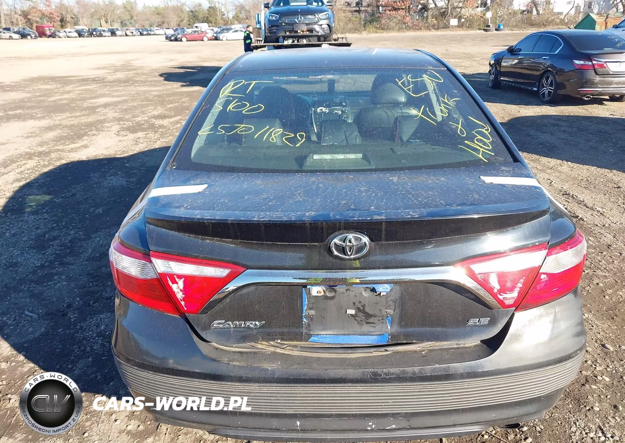 2015 Toyota Camry Se VIN:4T1BF1FK8FU105923 - 15
