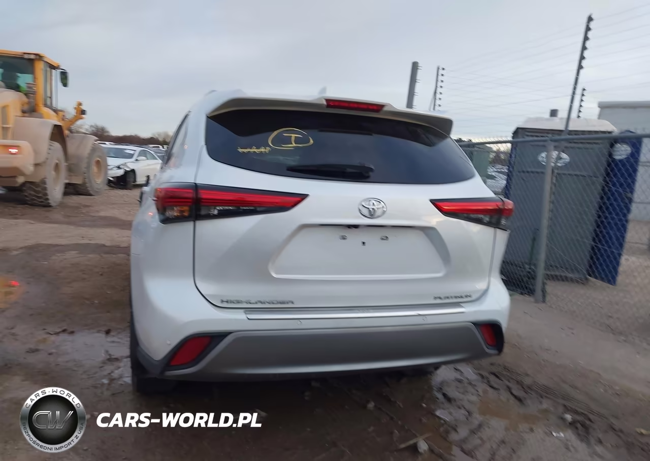 2023 Toyota Highlander Platinum VIN:5TDKDRAH7PS025989 - 17