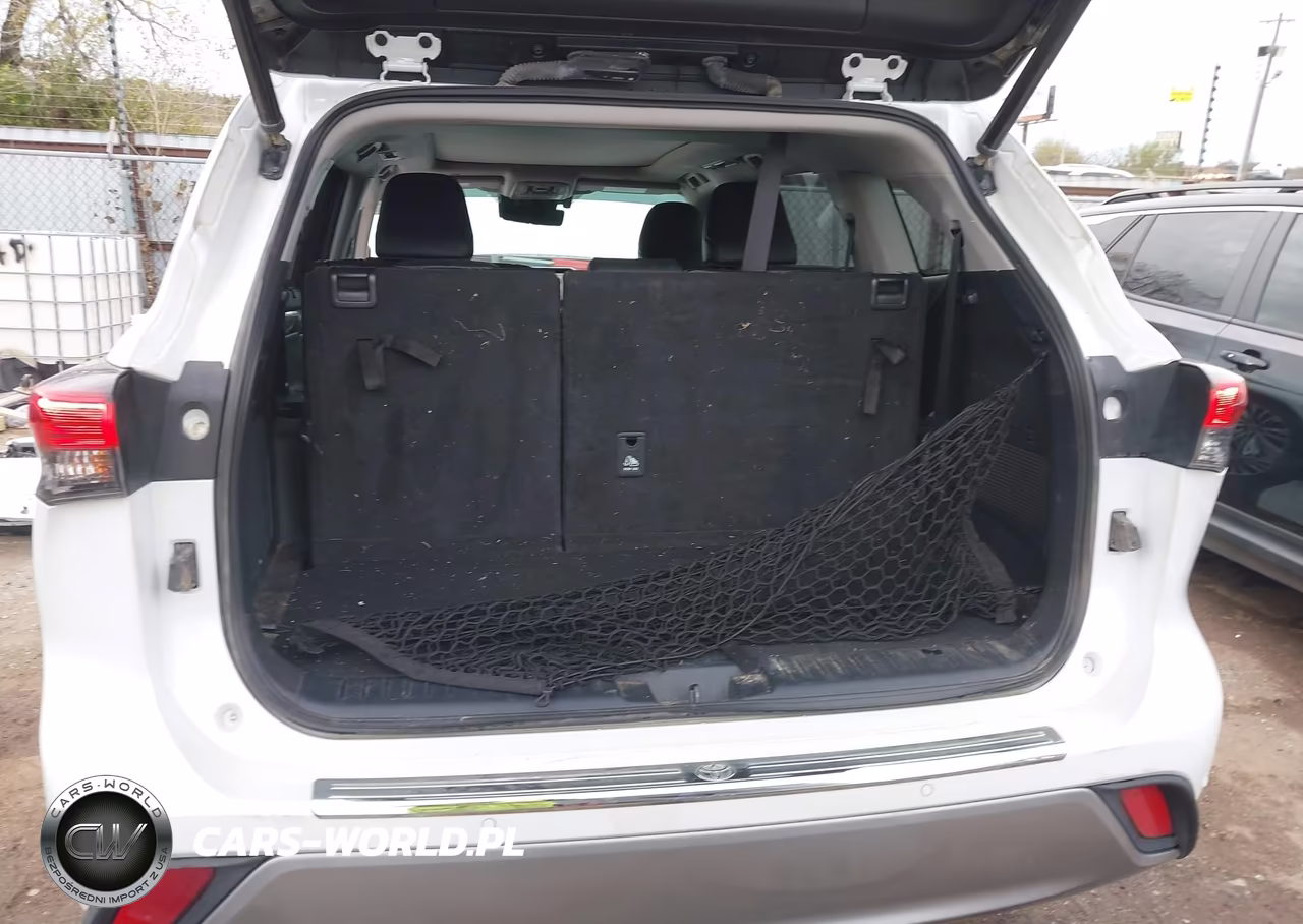 2023 Toyota Highlander Platinum VIN:5TDKDRAH7PS025989 - 18