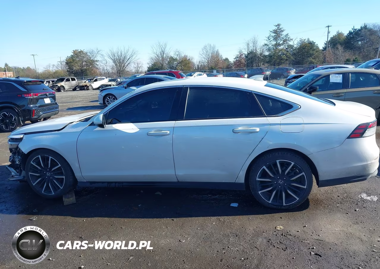 2025 Honda Accord Hybrid Touring VIN:1HGCY2F86SA009301 - 14