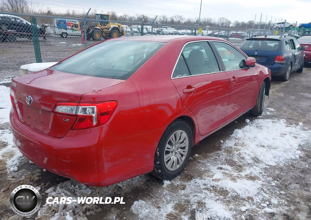 2014 Toyota Camry Le VIN:4T1BF1FK0EU845836 - 4