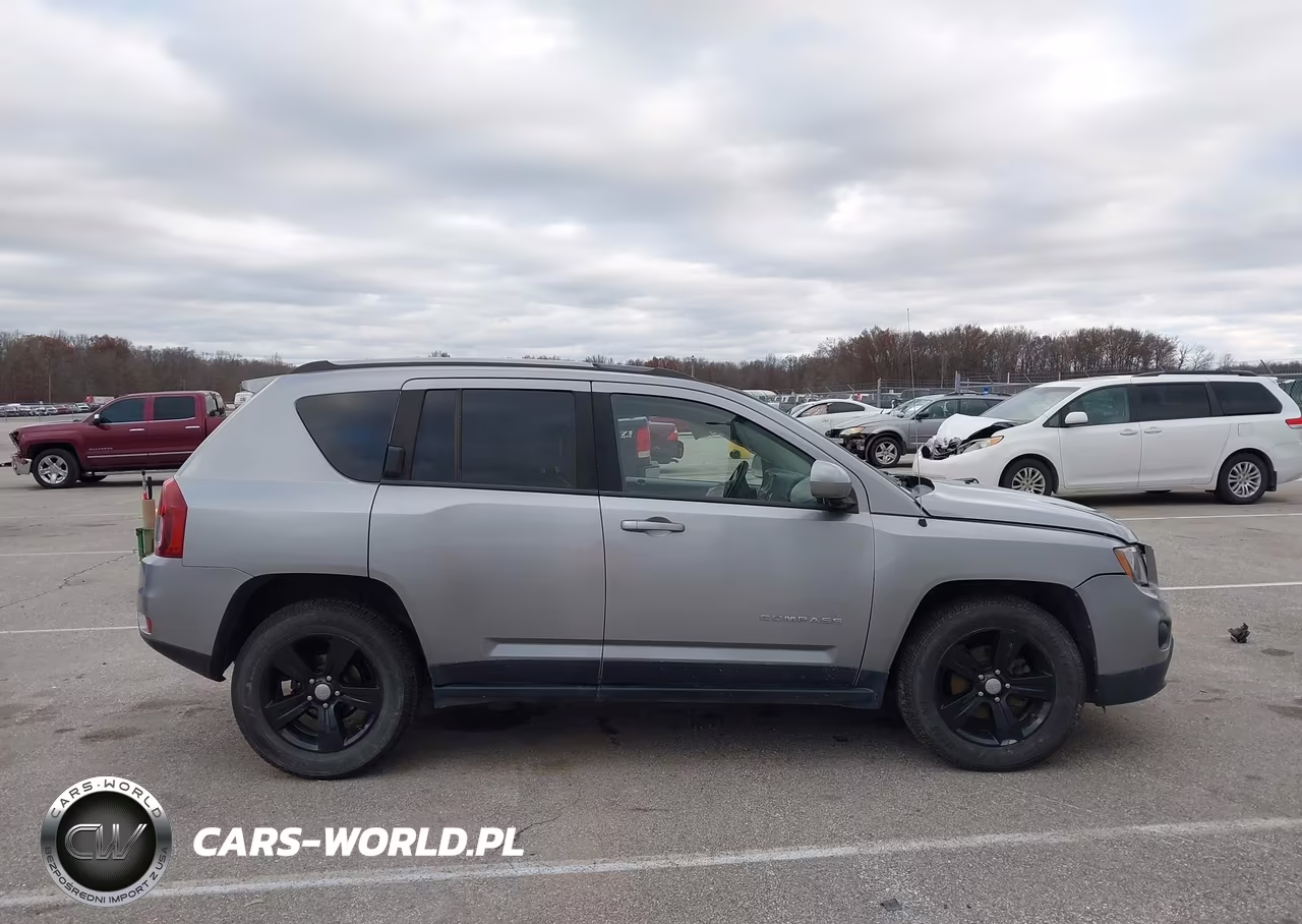 2015 Jeep Compass Latitude VIN:1C4NJDEB4FD340483 - 13