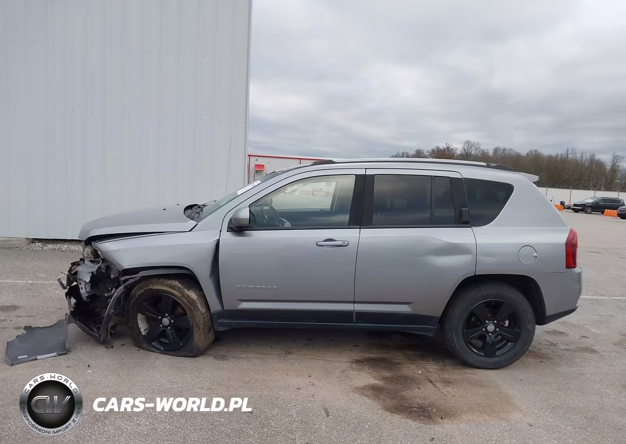 2015 Jeep Compass Latitude VIN:1C4NJDEB4FD340483 - 14