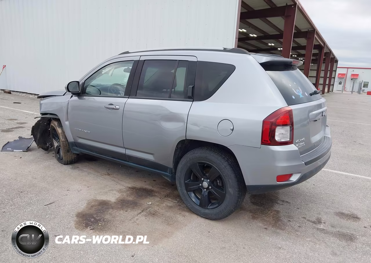 2015 Jeep Compass Latitude VIN:1C4NJDEB4FD340483 - 3