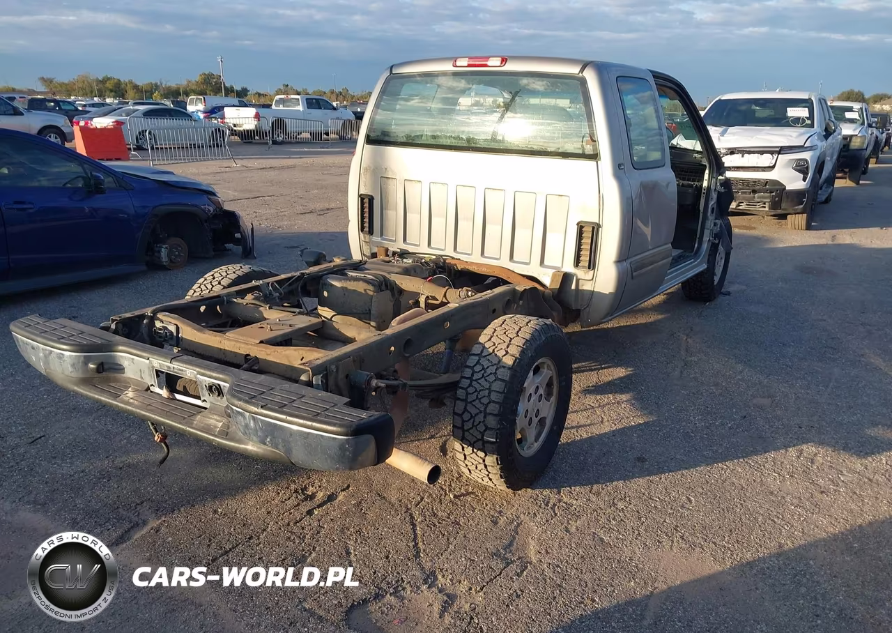2003 Chevrolet Silverado 1500 Ls VIN:2GCEC19T431242413 - 4