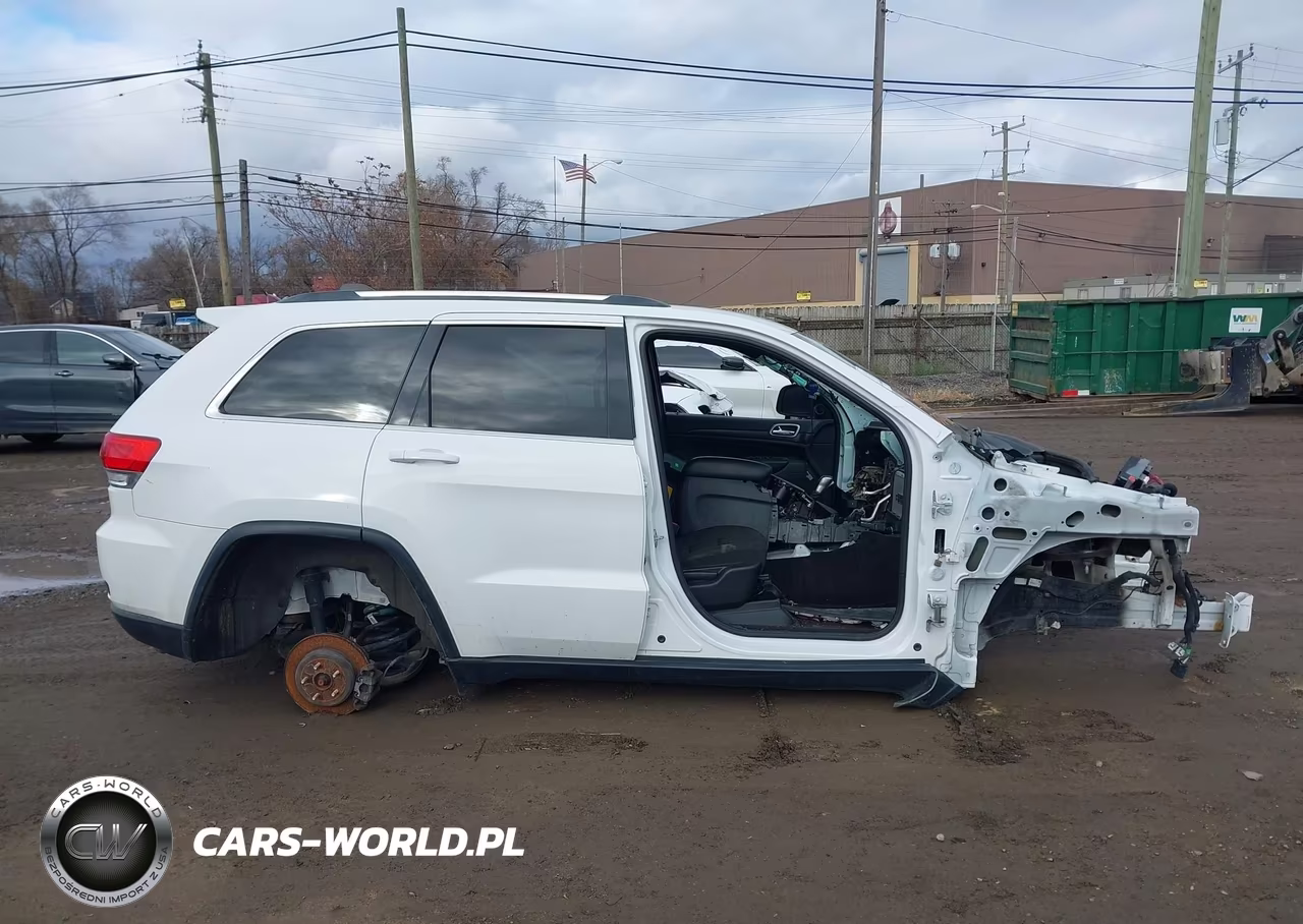 2018 Jeep Grand Cherokee Laredo E 4X4 VIN:1C4RJFAG0JC156882 - 12