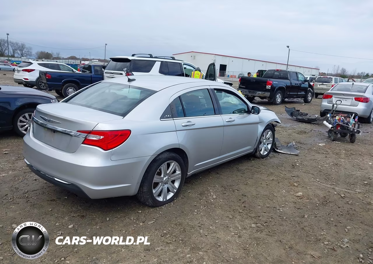 2012 Chrysler 200 Touring VIN:1C3CCBBB3CN302862 - 4