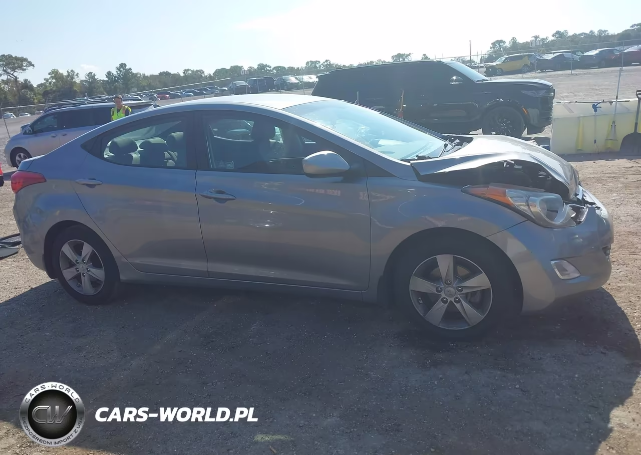 2013 Hyundai Elantra Gls VIN:KMHDH4AE9DU942764 - 13