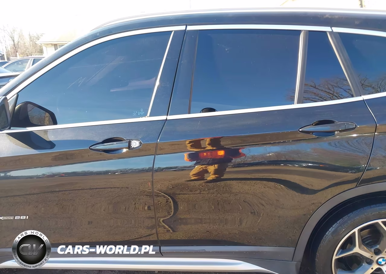 2018 BMW X1 xDrive28I VIN:WBXHT3C39J5L26260 - 14