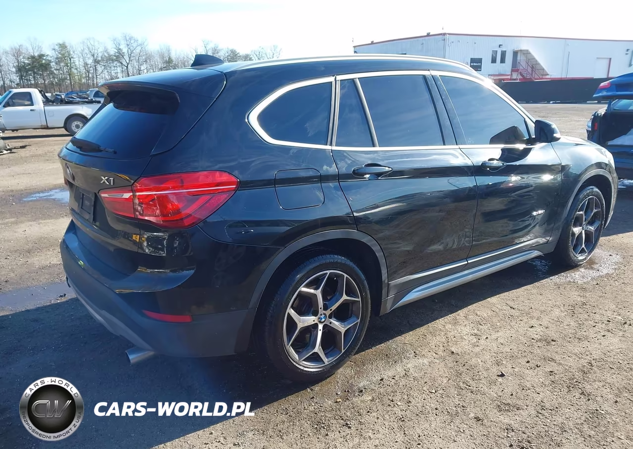 2018 BMW X1 xDrive28I VIN:WBXHT3C39J5L26260 - 4