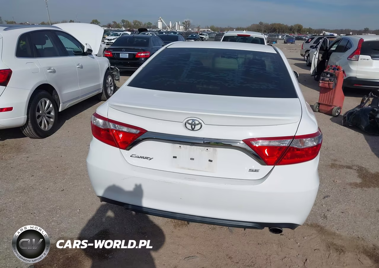 2015 Toyota Camry Se VIN:4T1BF1FK0FU105236 - 16
