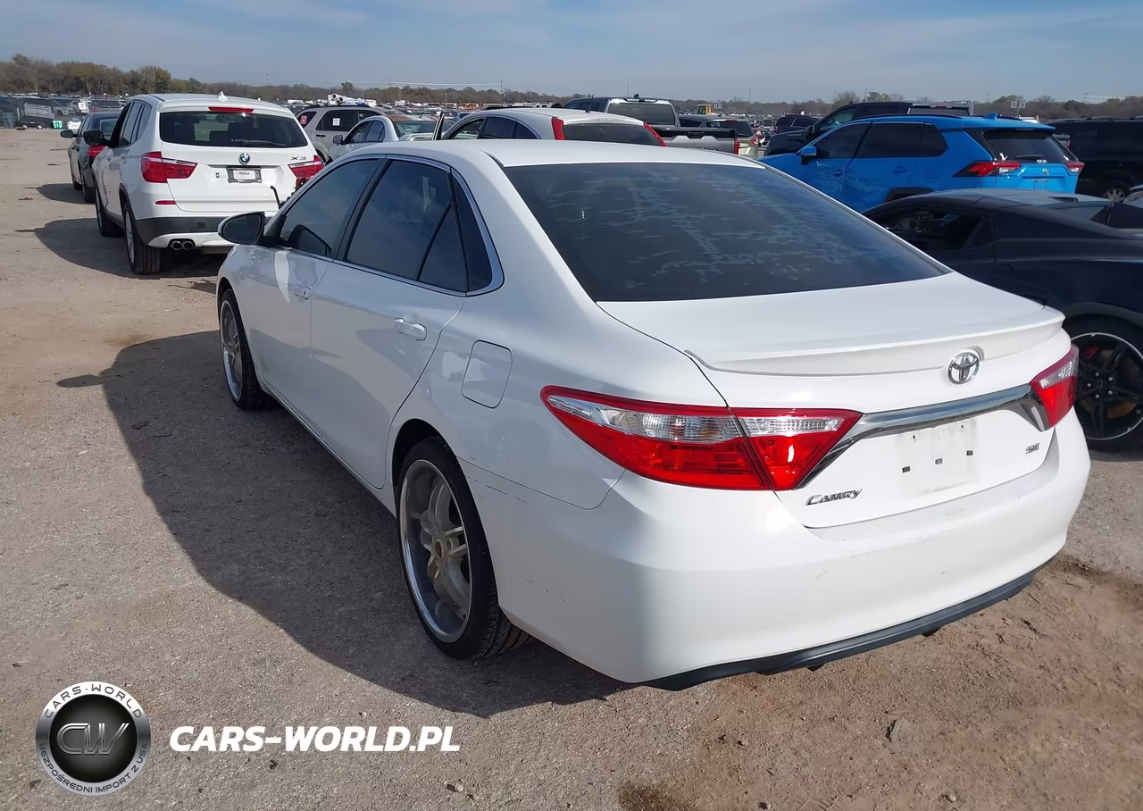 2015 Toyota Camry Se VIN:4T1BF1FK0FU105236 - 3