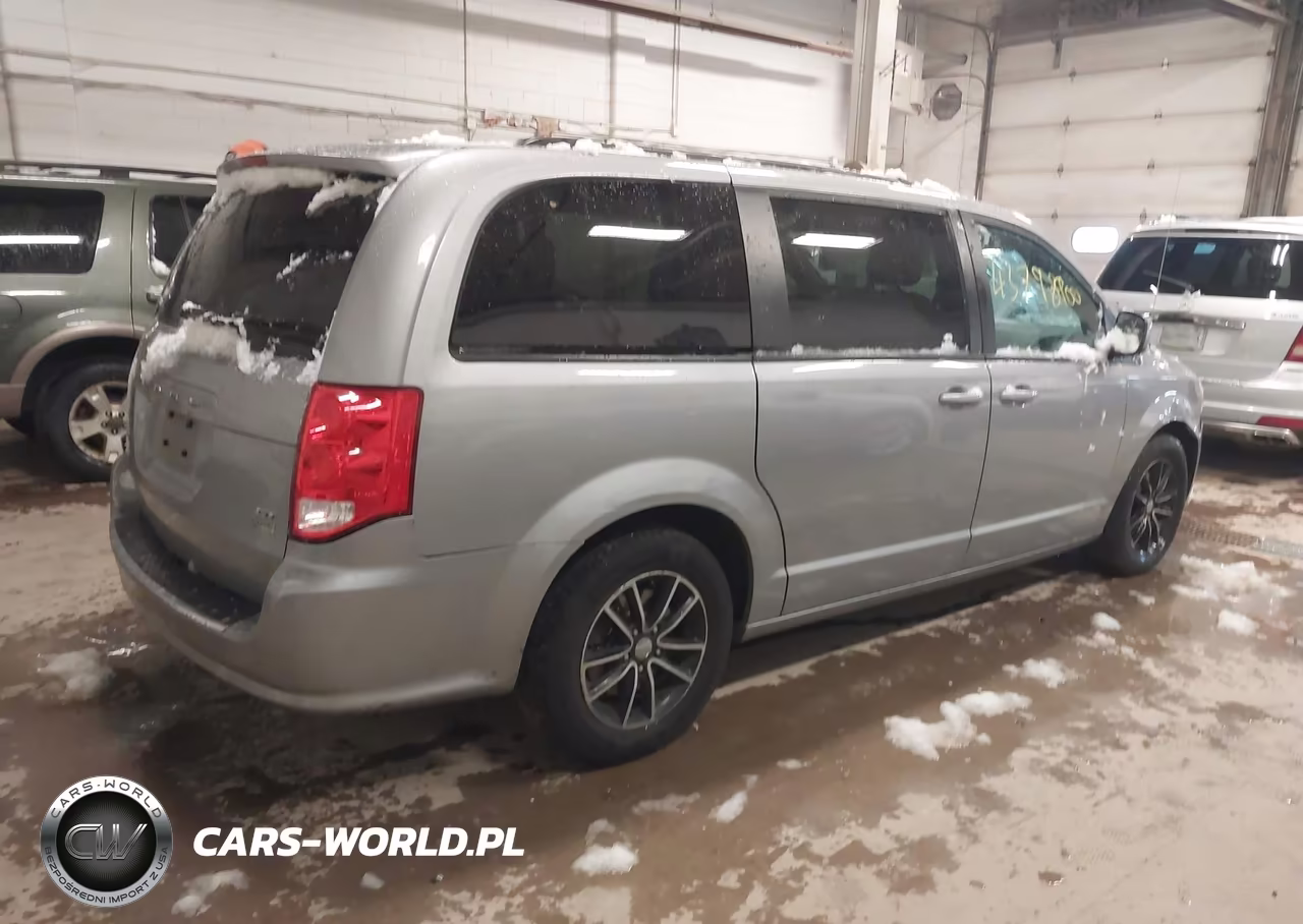 2018 Dodge Grand Caravan Gt VIN:2C4RDGEG6JR336852 - 4