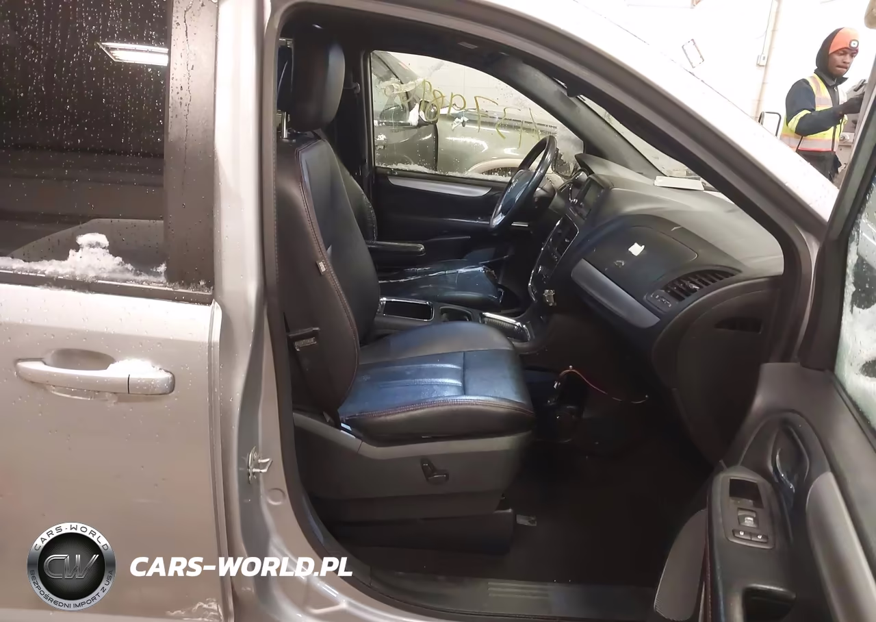2018 Dodge Grand Caravan Gt VIN:2C4RDGEG6JR336852 - 5