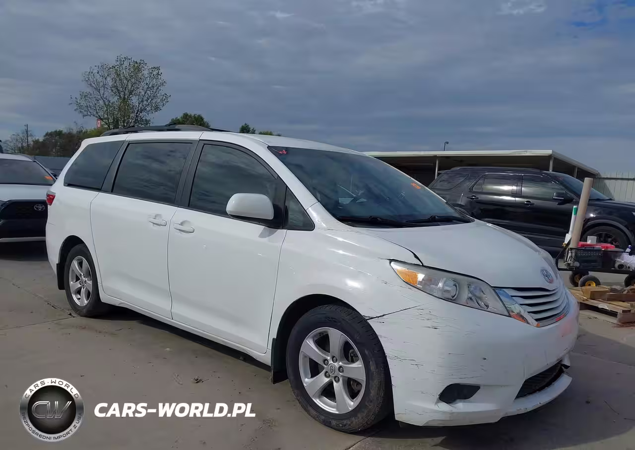 2017 Toyota Sienna Le 8 Passenger